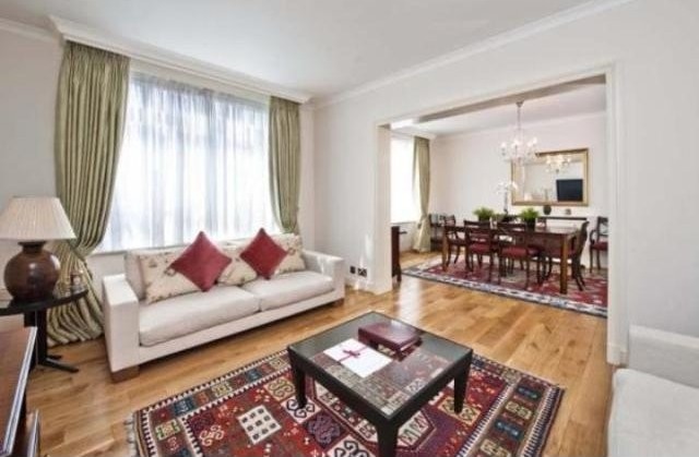 4 bed flat to rent in Hyde Park..