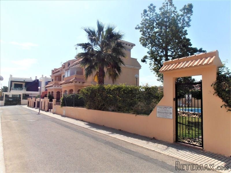 Townhouse In Villamartin, Orihuela..