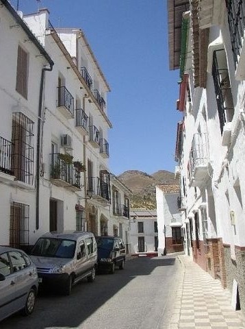 Apartment - A very spacious 2nd floor..