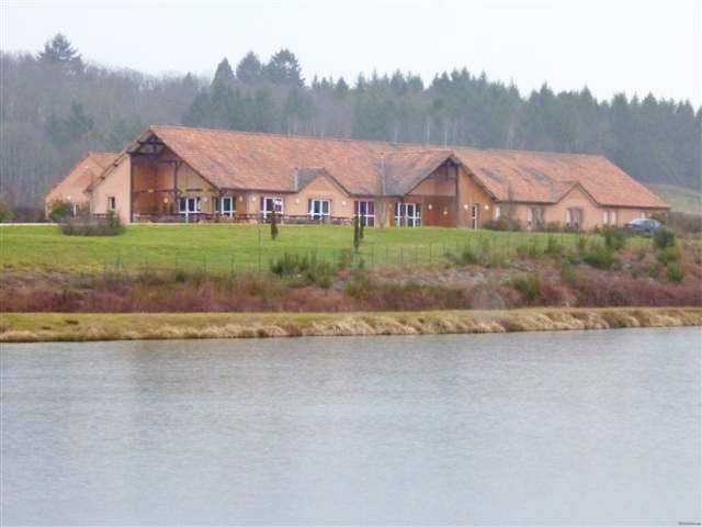 103 Acres Holiday Complex With Lake..
