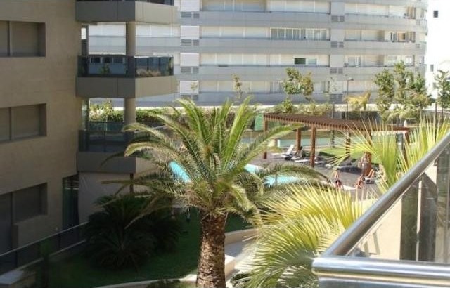 2 bedroom Apartment For Sale: Marina..