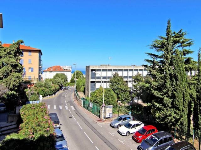 Apartment Antibes - 60m2 - Garage - Sea..