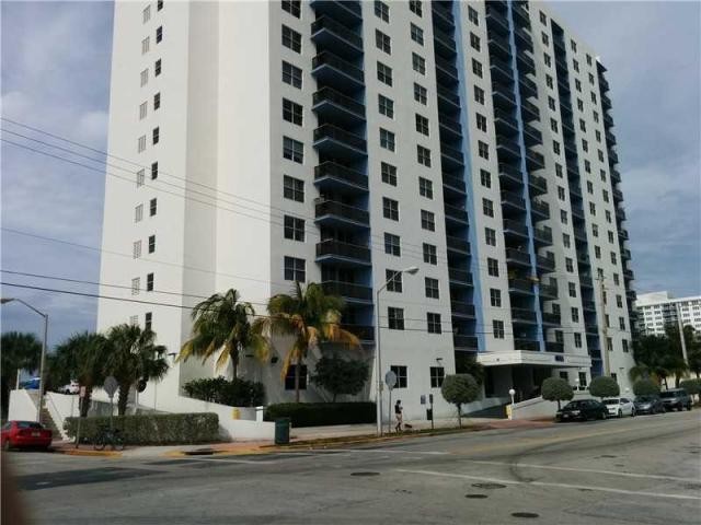 1 bedroom Flat For Sale: Miami Beach..