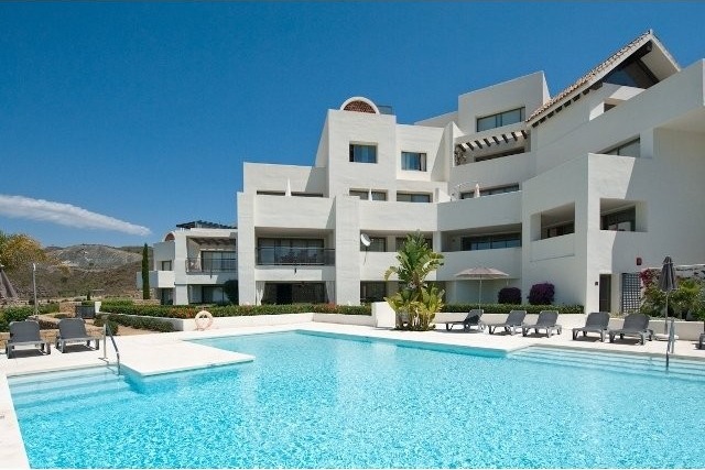2 Bedroom Apartment For Sale In Los..