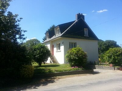 4 Bed Detached house within walking..
