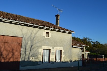 Lovely property to renovate in quiet..