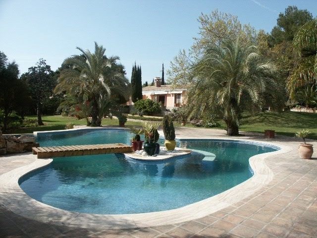Villa - Charming villa built on a..