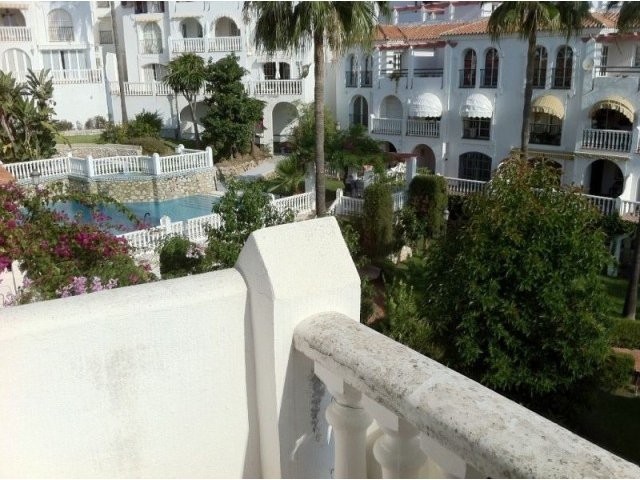 Town House - 3-storey townhouse with 2.. - 2