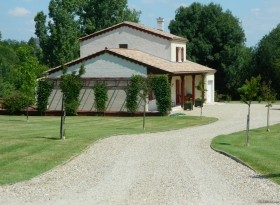 Modern 4 Bedroom House With Large..