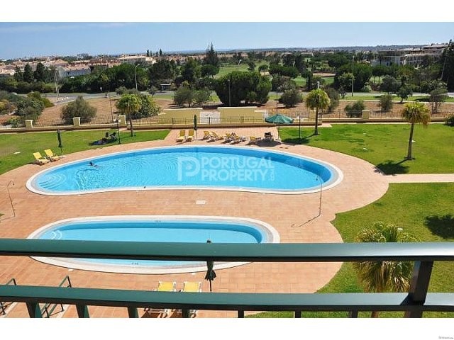 3 bed apartment in luxury condominium - 2