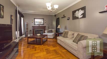 2 bedroom Apartment For Sale: 1075..