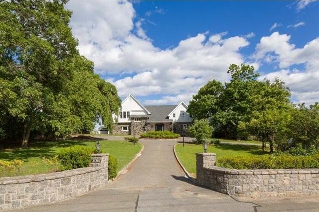 6 bedroom Residence For Sale: New..