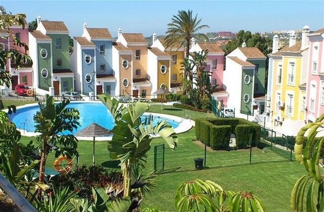 3 bedroom town house for sale
