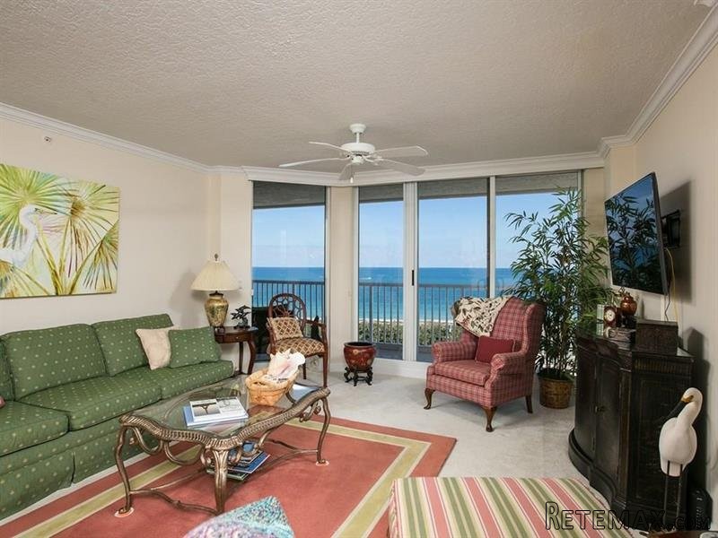 3 bedroom Flat For Sale: 5049 N Highway..