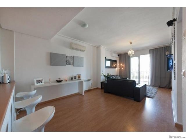 3 bedroom Apartment For Sale: 2nd..