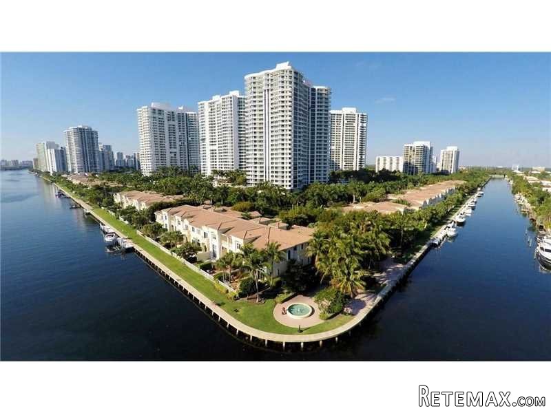 2 bedroom Flat For Sale: 21205 YACHT..
