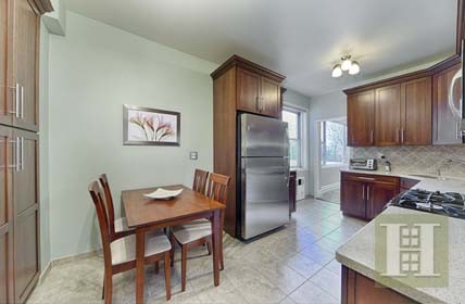 3 bedroom Apartment For Sale: 750.. - 2