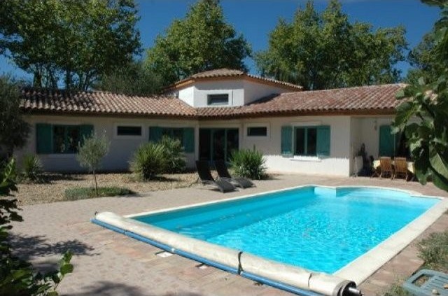 Modern, Detached Single Storey Villa..