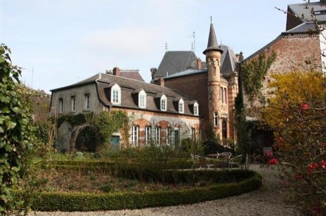 8 bedroom House For Sale: 59216 SECTEUR..