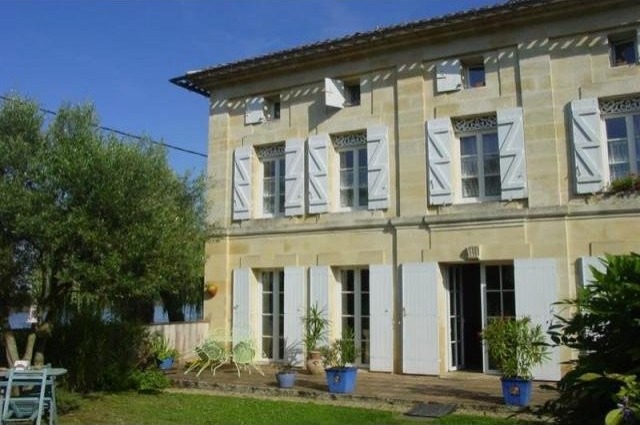 4 bedroom House For Sale: 33330.. - 2
