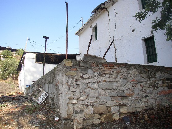 Villa - A semi detached 2 level house.. - 2