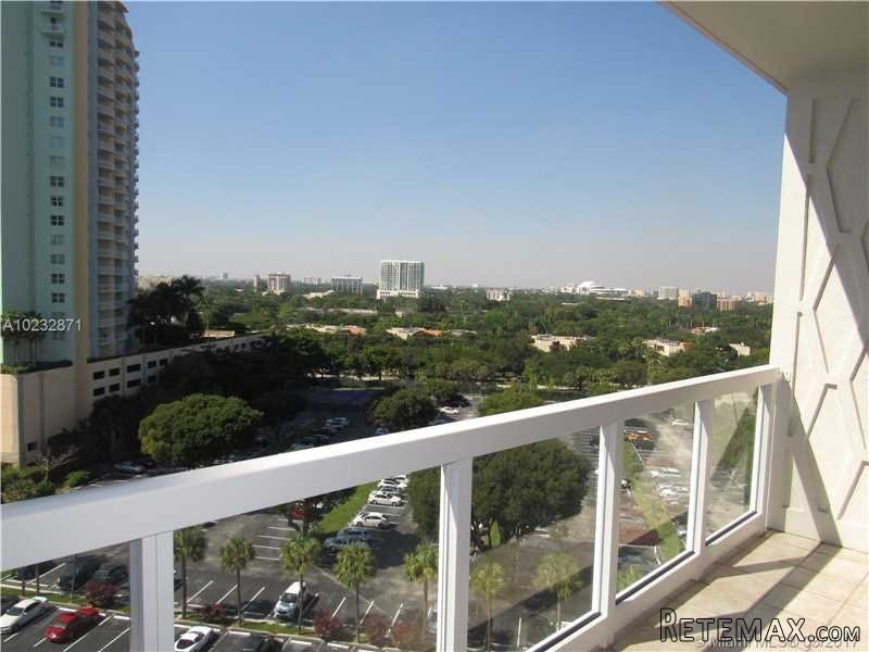 2 bedroom Flat For Sale: 2451 Brickell..