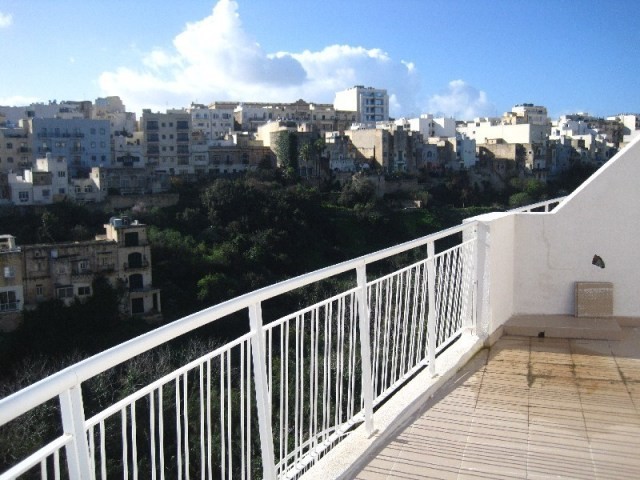 Balluta Seafront Apartment
