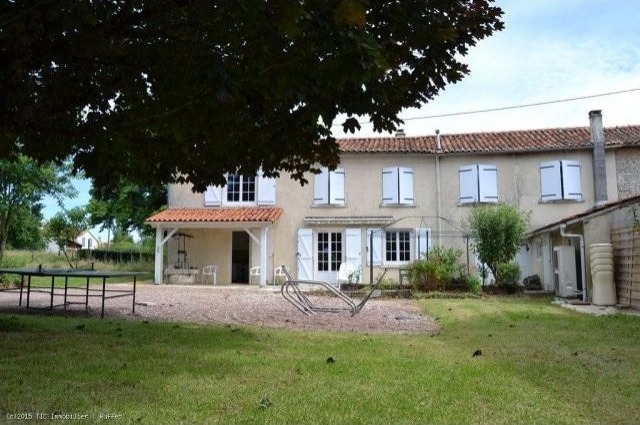 Charming 4 Bedroom Property With Garage..