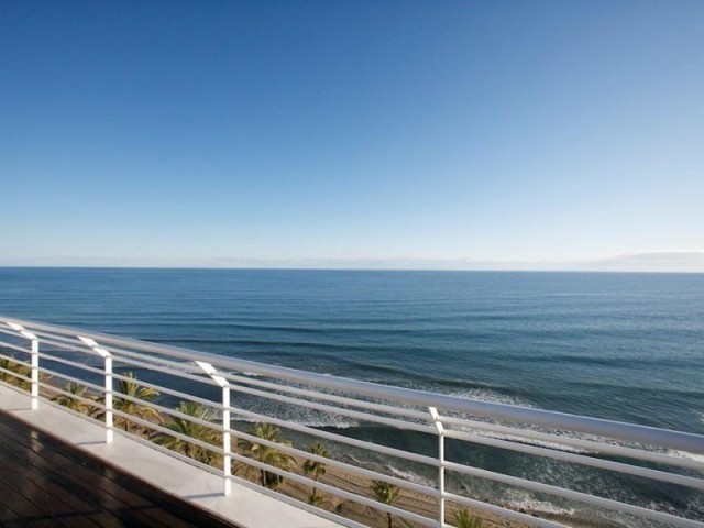 Apartment - Fabulous Beach Front Duplex.. - 2
