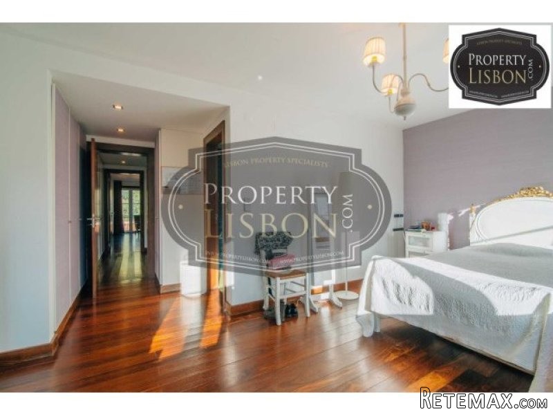 T5 Duplex Lisbon Apartment in Lapa - 2