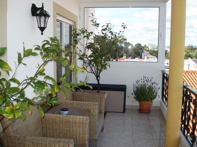 3 BEDROOM APARTMENT FOR SALE IN LAGOS.. - 2