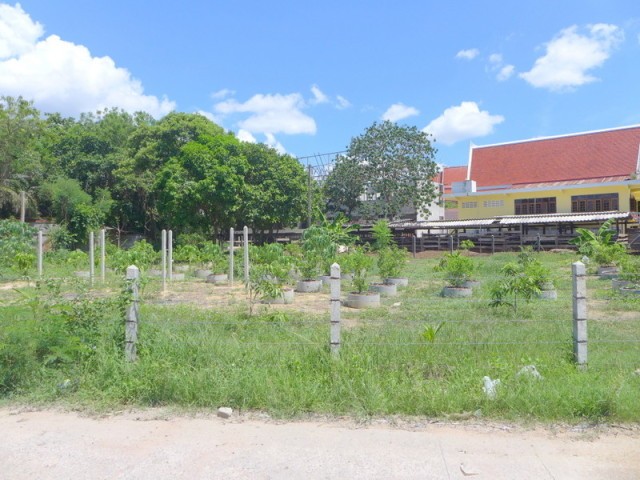Nearly 1 Rai building plot next to a.. - 2