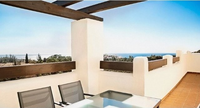 2 Bed Apartment for sale in Marbella