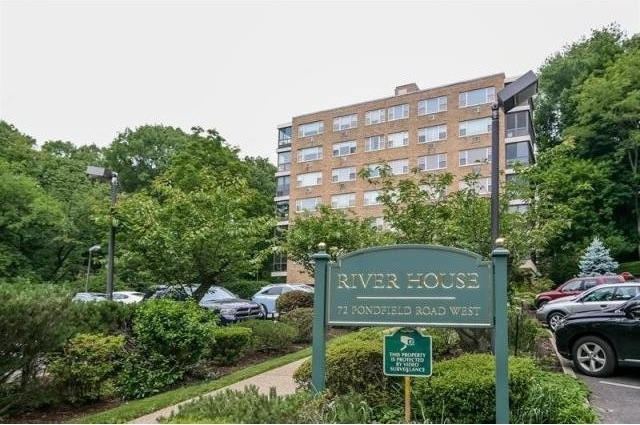 2 bedroom Co-op For Sale: Bronxville..