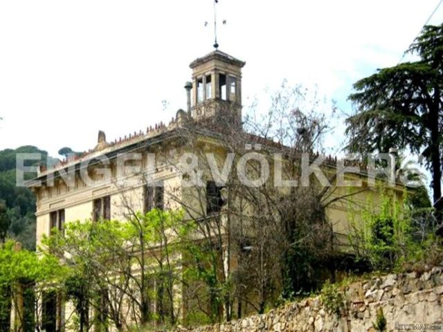 Manor House-Nineteenth Century. Hotel..
