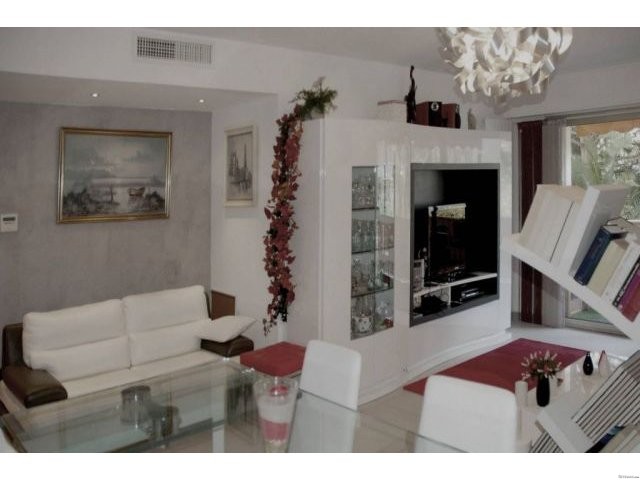Sale Apartment - Antibes Centre - 2