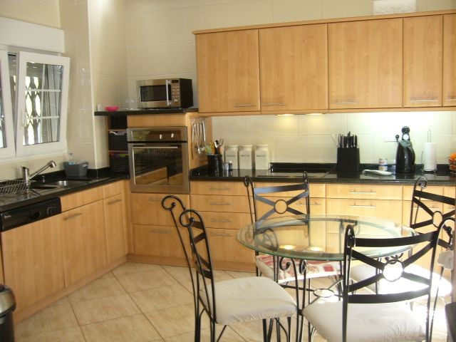 Large detached villa located Beachside.. - 2