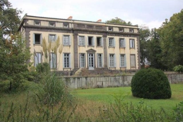 Castle For Sale: 63000 CLERMONT-FERRAND