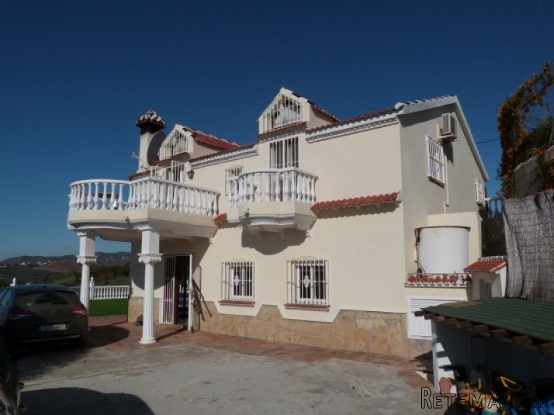 5 bedroom, 4 bathroom Villa, (build 260.. - 2