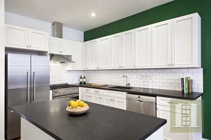 3 bedroom Apartment For Sale: 320 19TH..