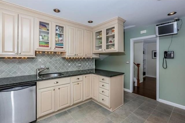 3 bedroom Residence For Sale: Armonk.. - 2