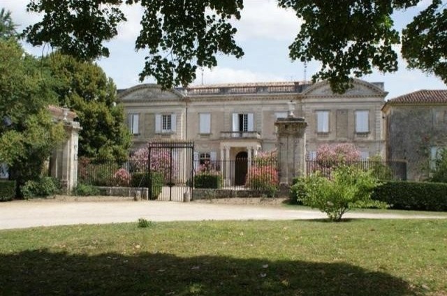 13 bedroom Castle For Sale: 33000..