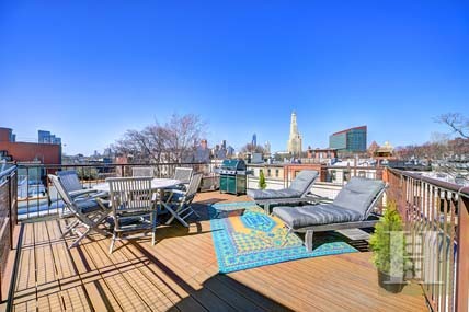 2 bedroom Apartment For Sale: 645..