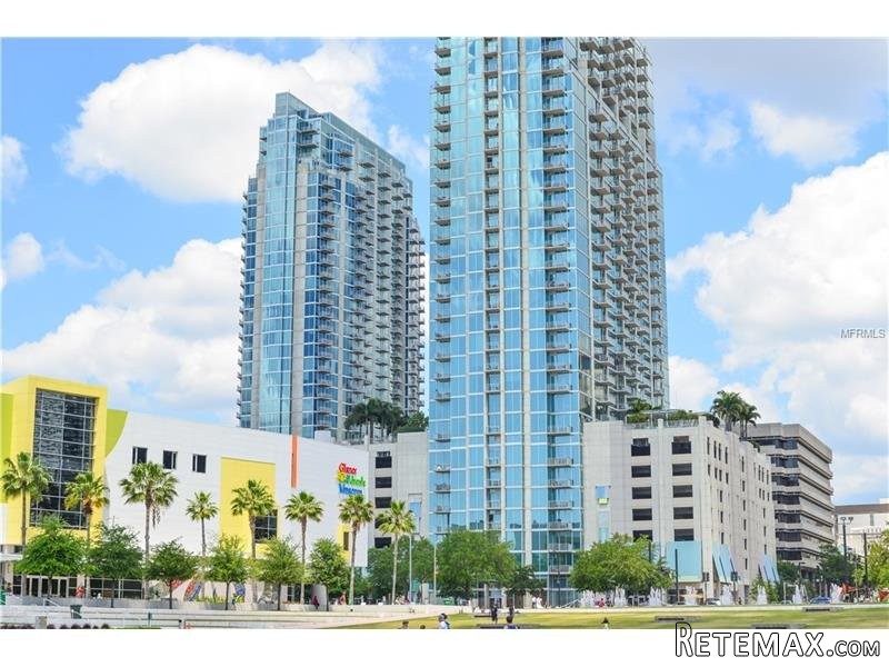1 bedroom Property For Sale: 777 NORTH..