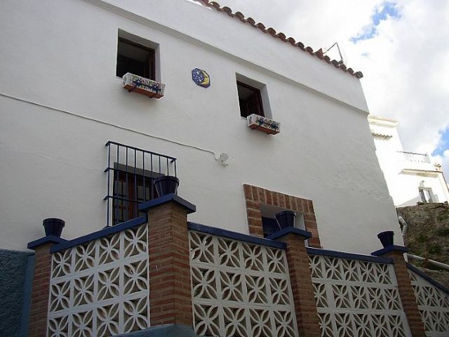 Town House - A fully refurbished and..