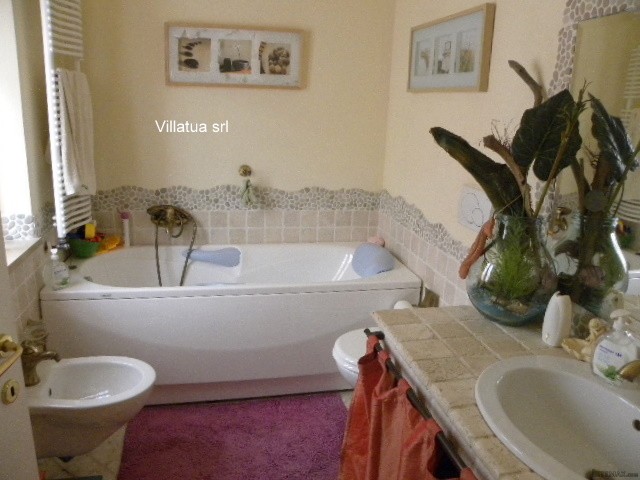Village/town House - For Sale - Lucca..