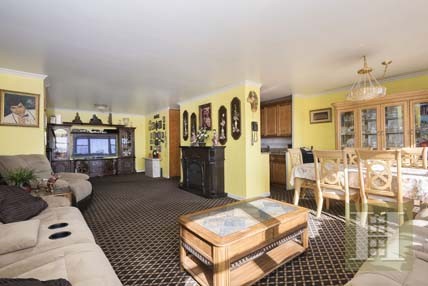 3 bedroom Apartment For Sale: FLATBUSH..