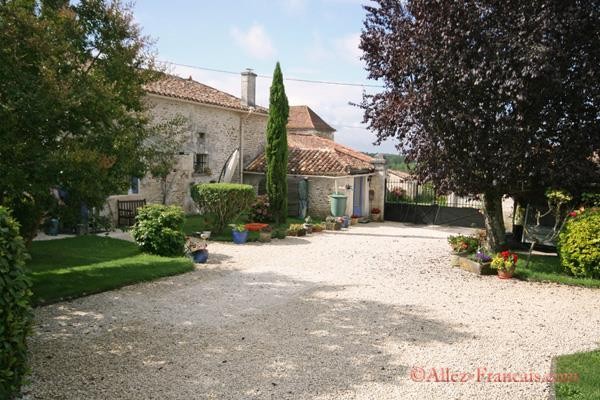 Édon (Charente) - Renovated farmhouse..