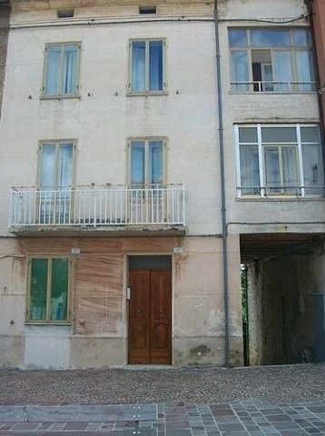 Large townhouse in a beautiful location. - 2