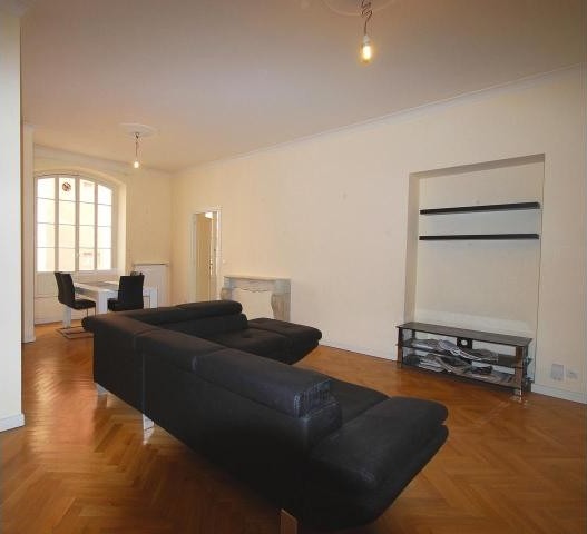 Luminous three bedroom apartment in..